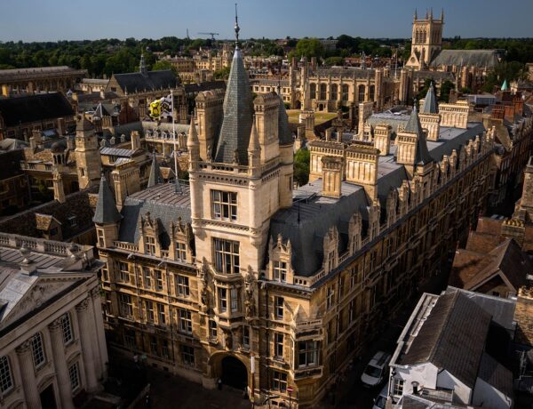 Conheça Cambridge com Guia brasileiro | Passeios em Português da GR Concierge - Imagem de Marián Okál por Pixabay