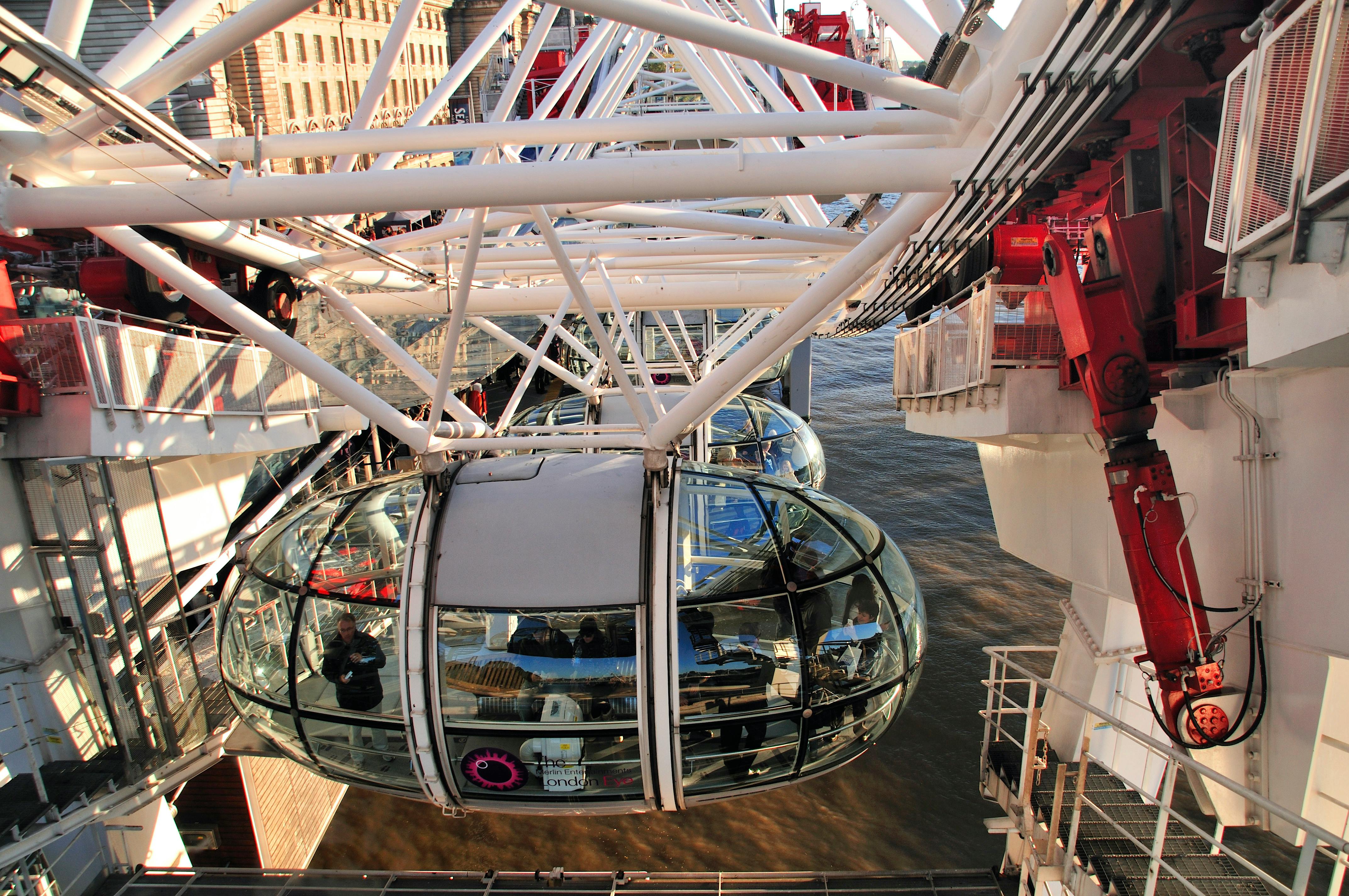 London Eye: A Melhor Vista do Rio Tâmisa com Guia Brasileiro em Londres - Foto de Antonio Lorenzana Bermejo no Pexels