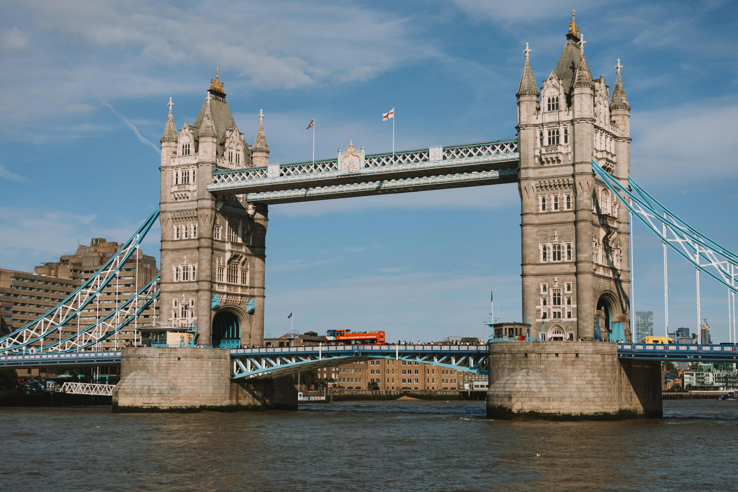 Tower Bridge: A Ponte Levadiça mais Famosa do Mundo com Guia Brasileiro - Foto de Joaquin Carfagna no Pexels
